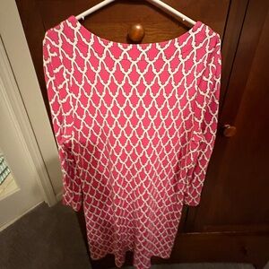 Crown & Ivy Vibrant Pink and White Geometric Long Sleeve Dress